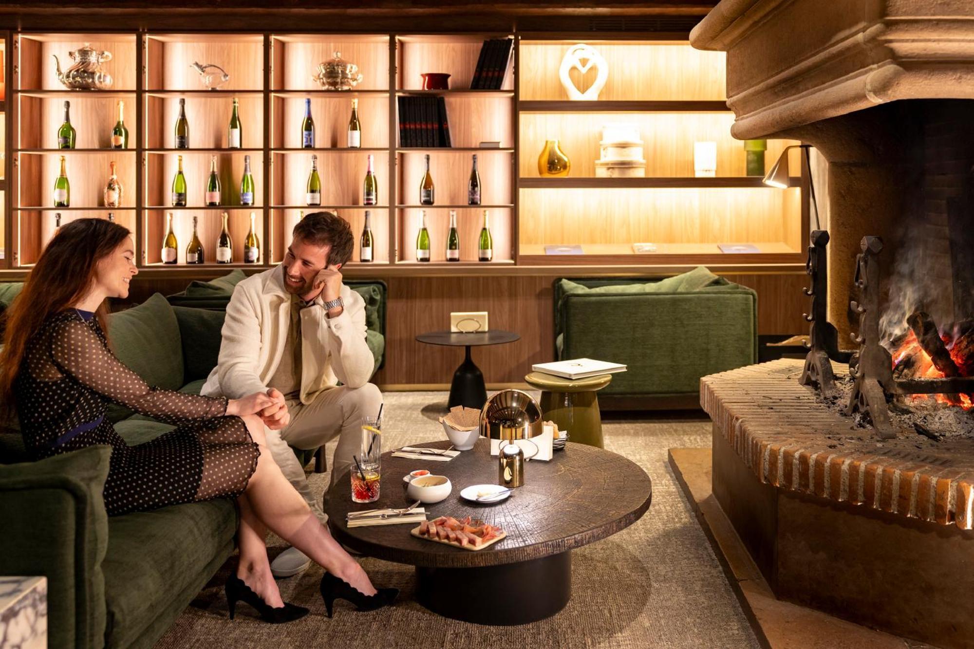 Hostellerie Briqueterie & Spa Champagne 비나이 외부 사진 The Fireplace