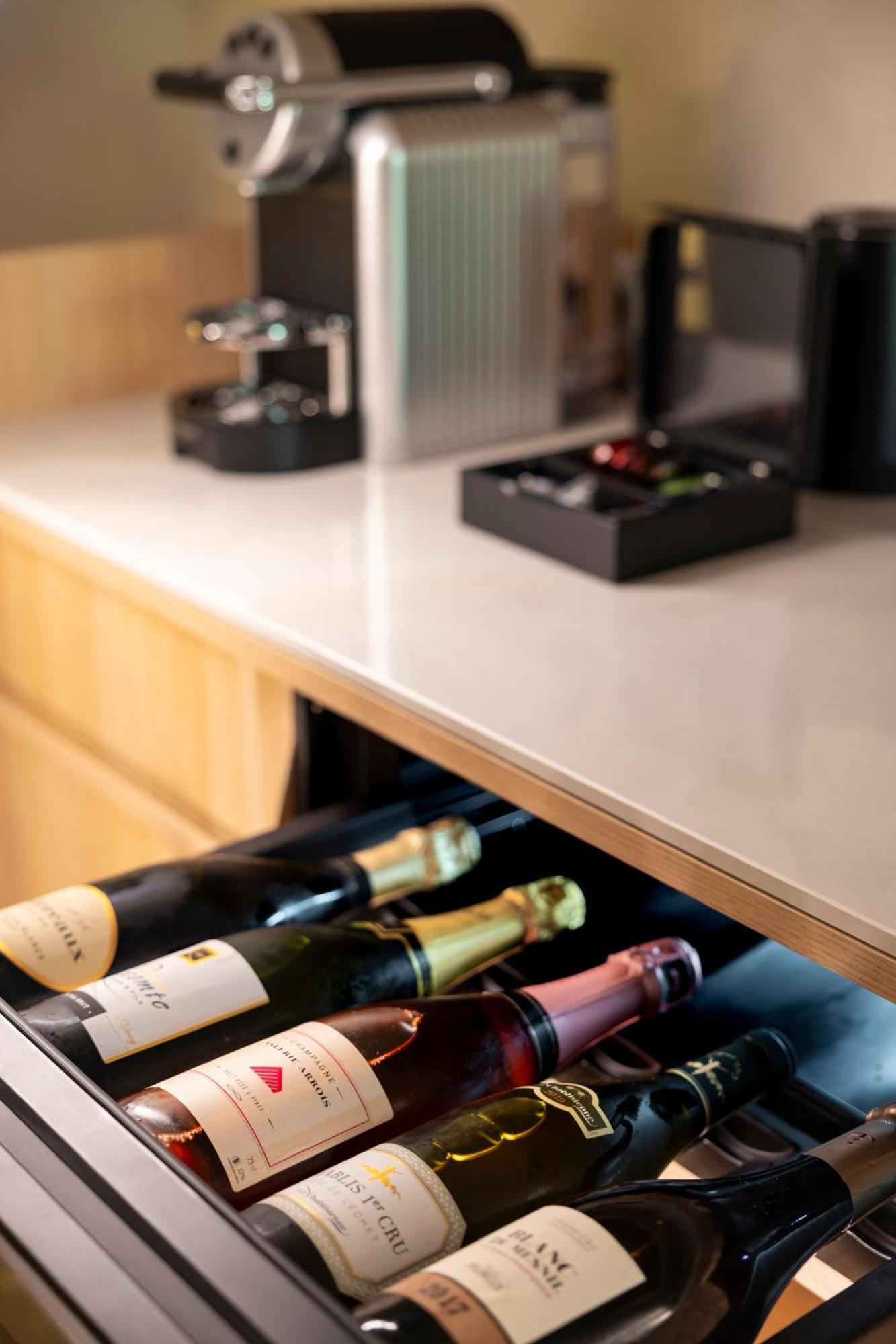 Hostellerie Briqueterie & Spa Champagne 비나이 외부 사진 Wine drawer