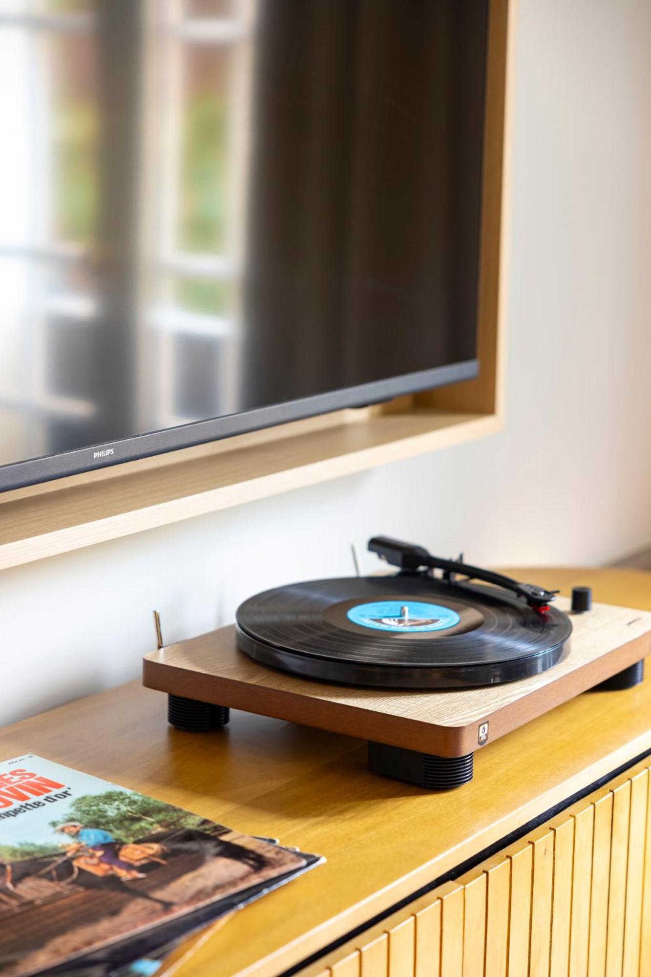 Hostellerie Briqueterie & Spa Champagne 비나이 외부 사진 Record player