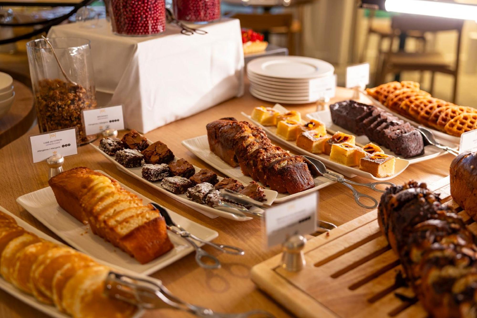 Hostellerie Briqueterie & Spa Champagne 비나이 외부 사진 A selection of cakes